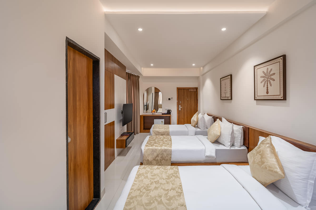 Family Room 4