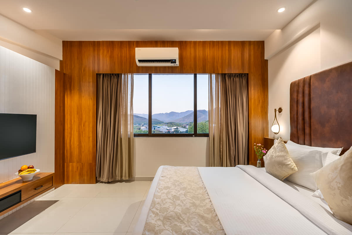 Deluxe Room 5