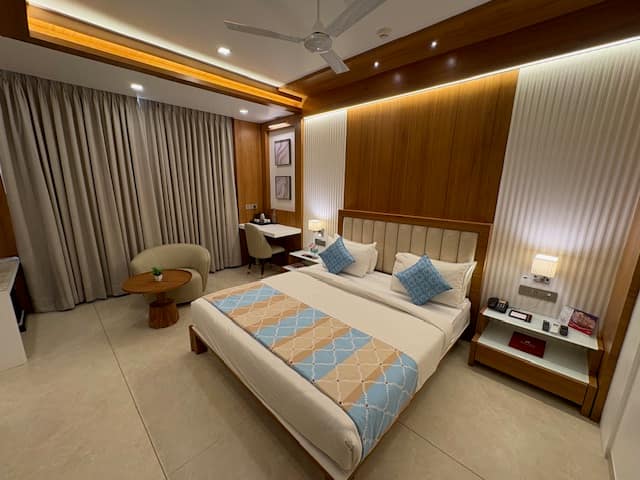 Deluxe Room 5