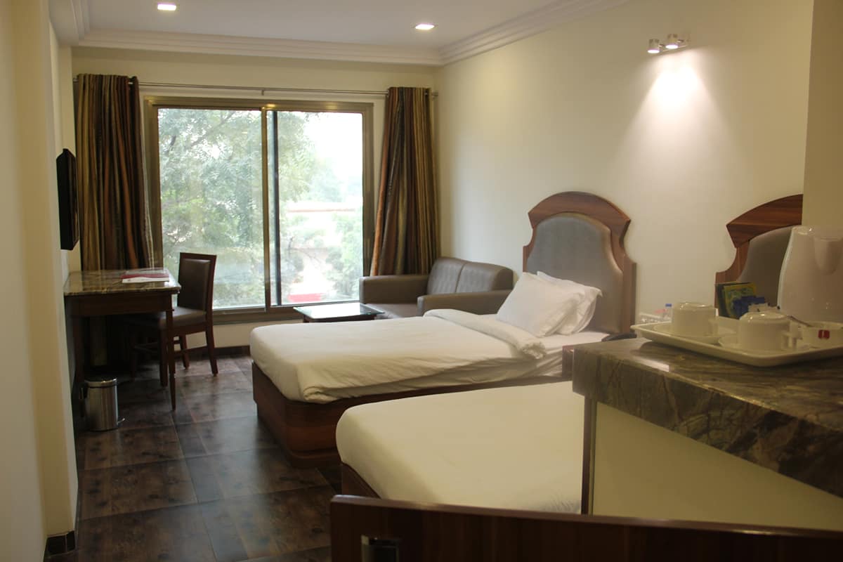 Deluxe Twin Bed 2