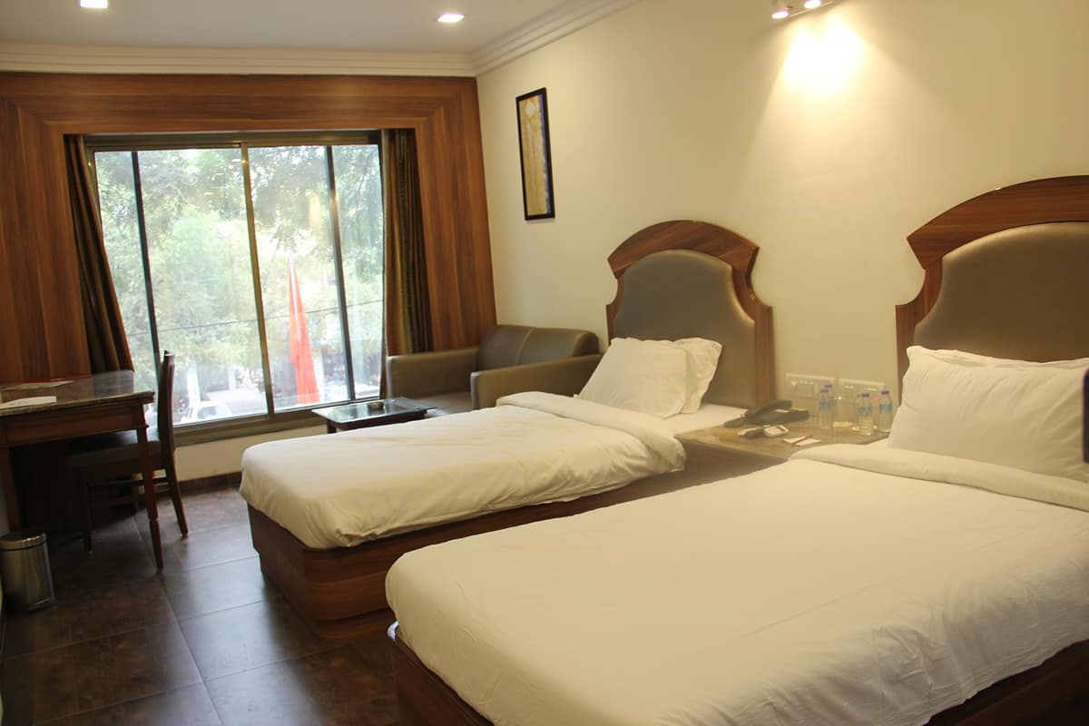 Deluxe Twin Bed 3