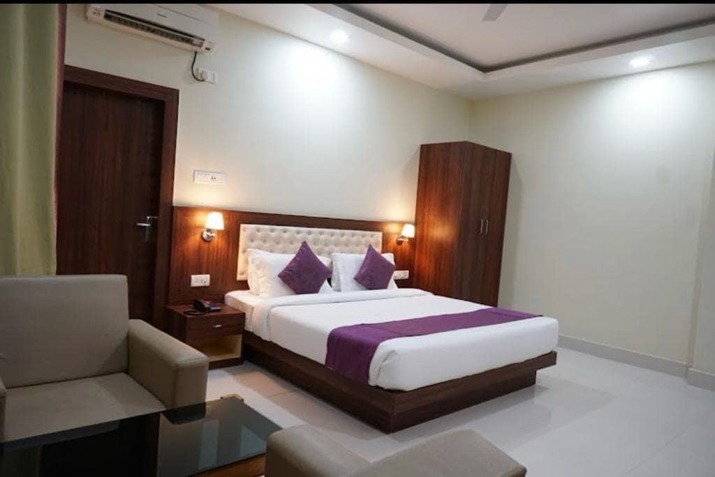 Deluxe Room 2