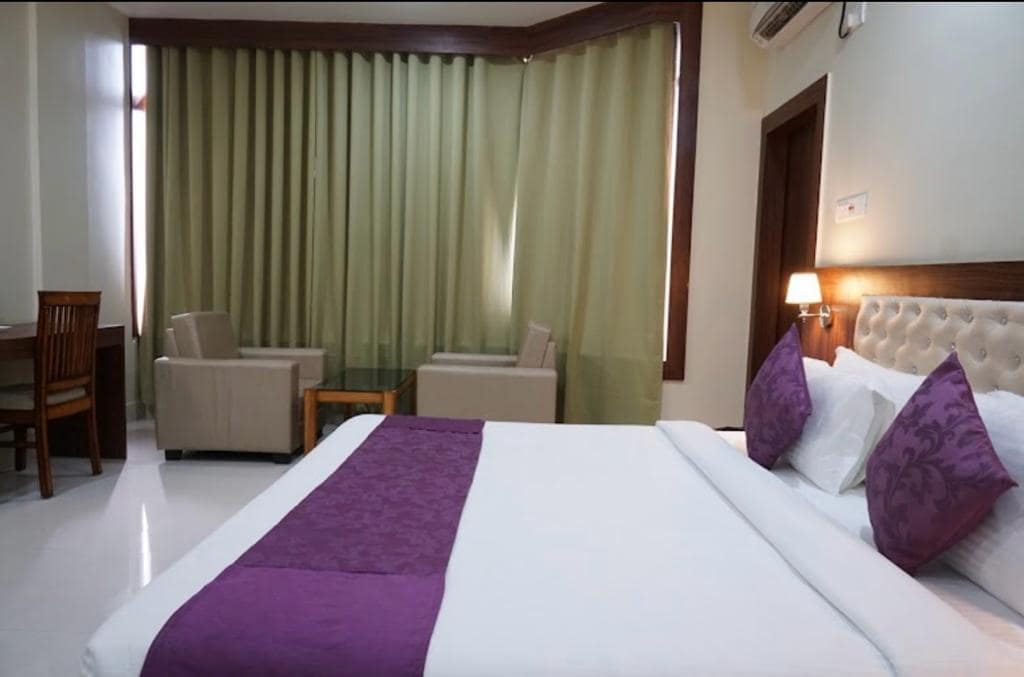 Deluxe Room 3