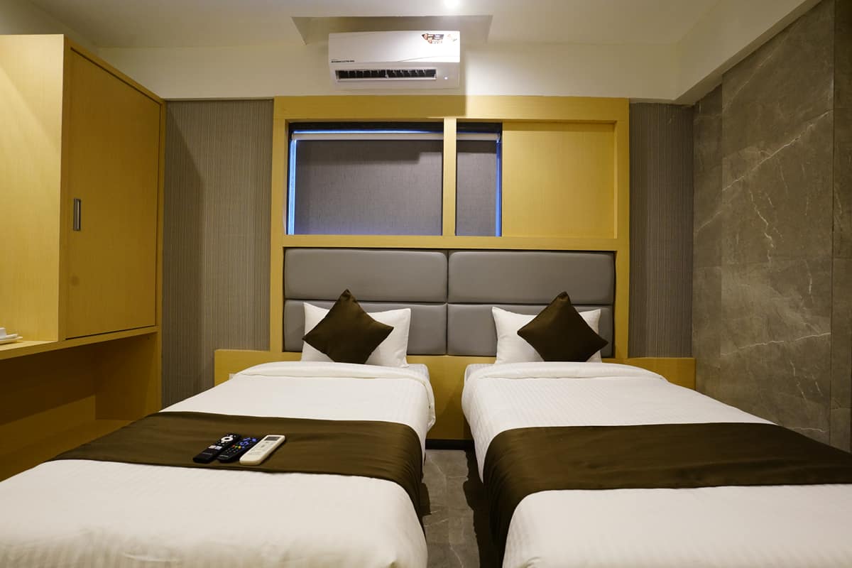Deluxe Twin Room 4