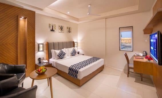 Deluxe Room 3