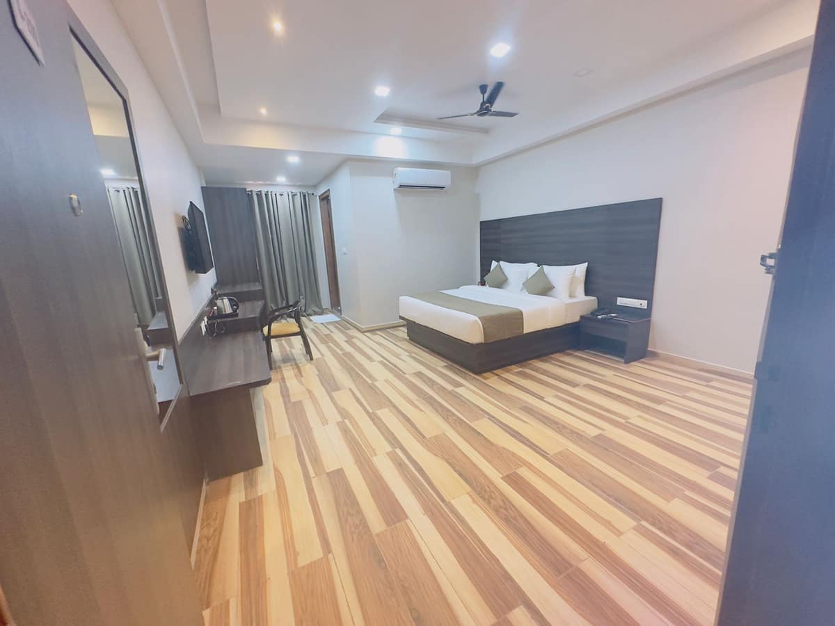 Deluxe Room 3