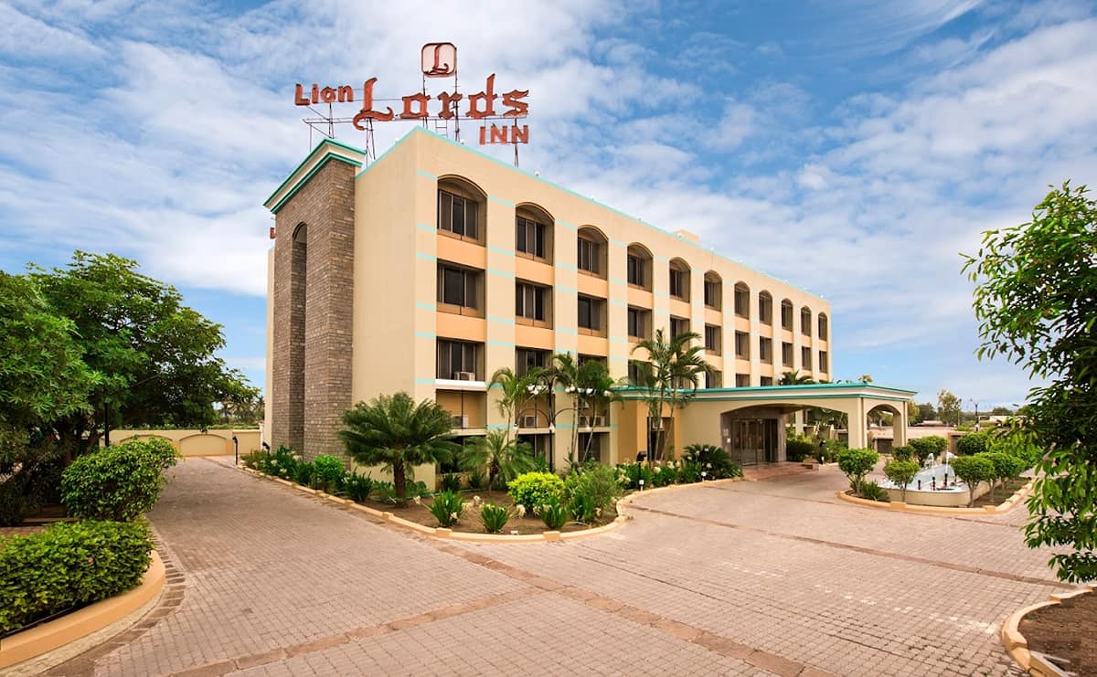 Lion Lords Inn Rajula