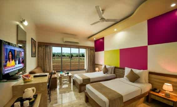 Twin Bed Room