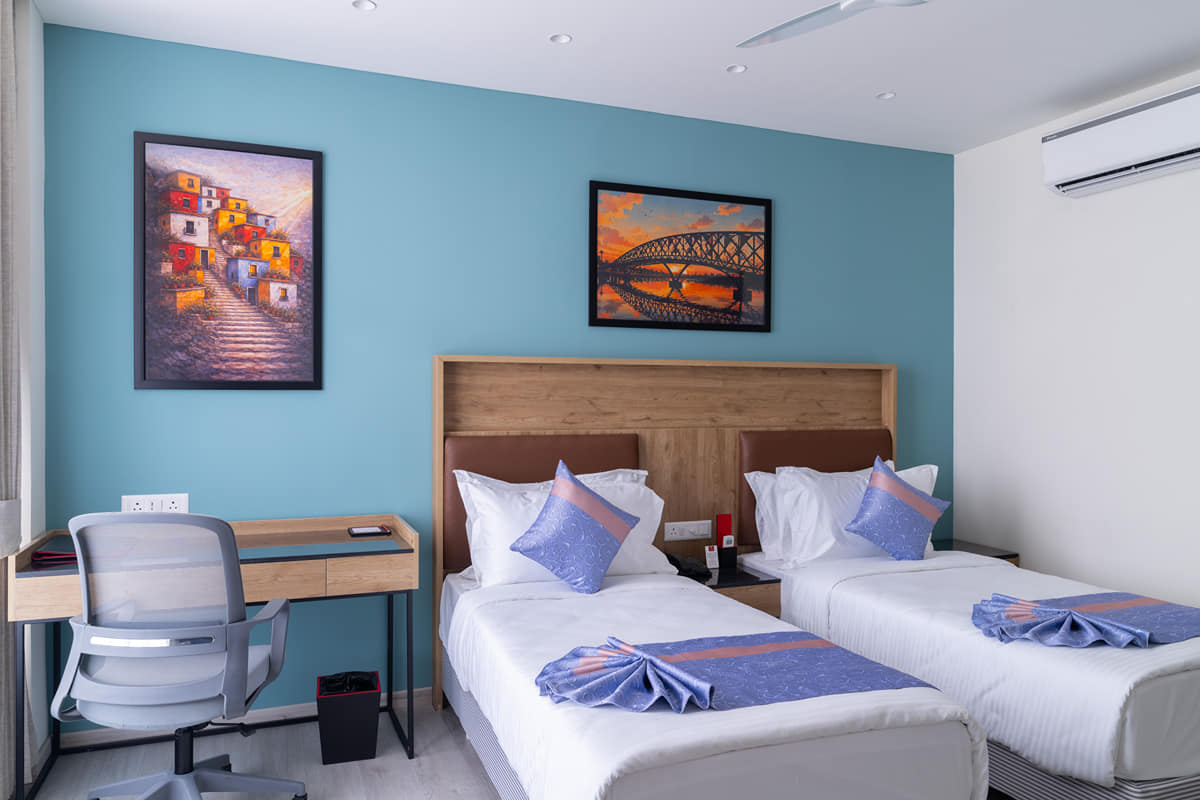 Deluxe Room Twin Bed