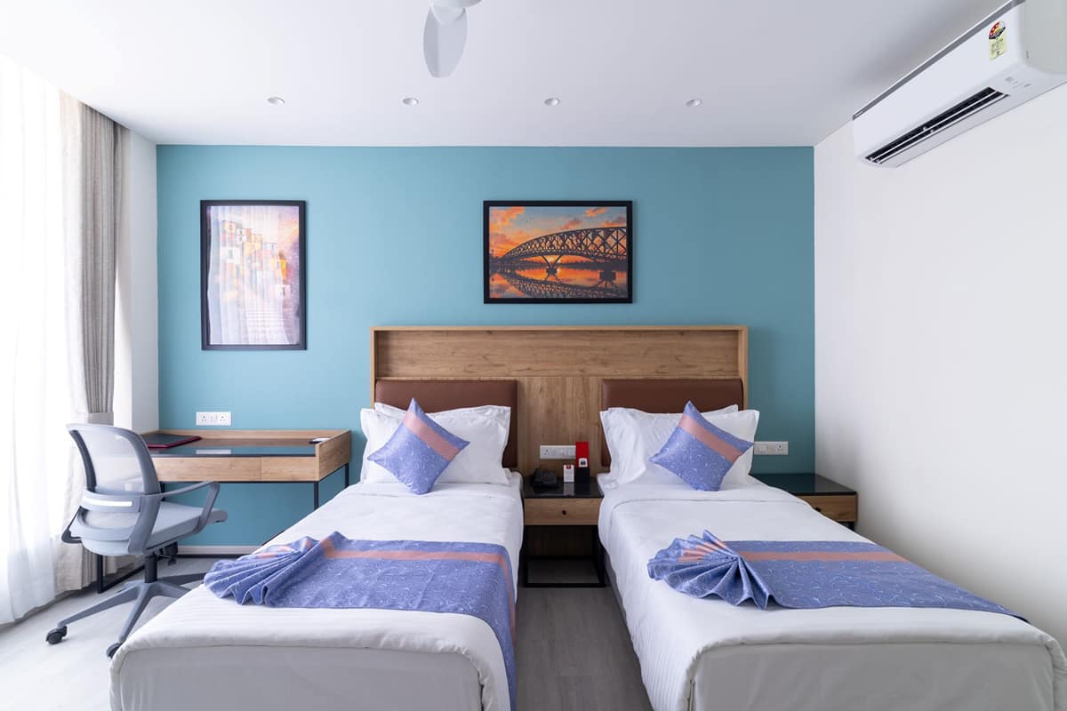 Deluxe Room Twin Bed 3