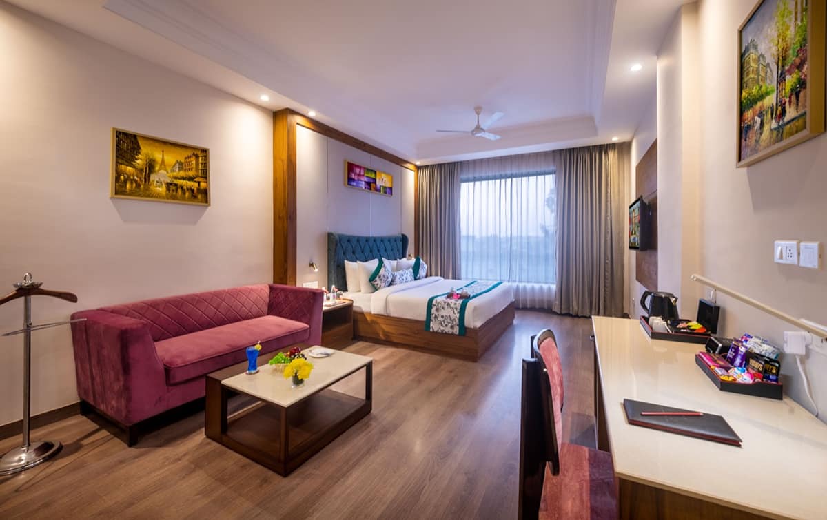 Club Room 3