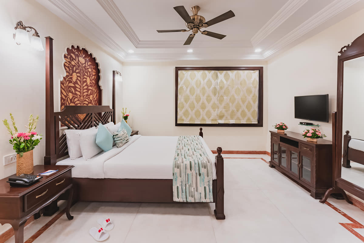 Club Room 2