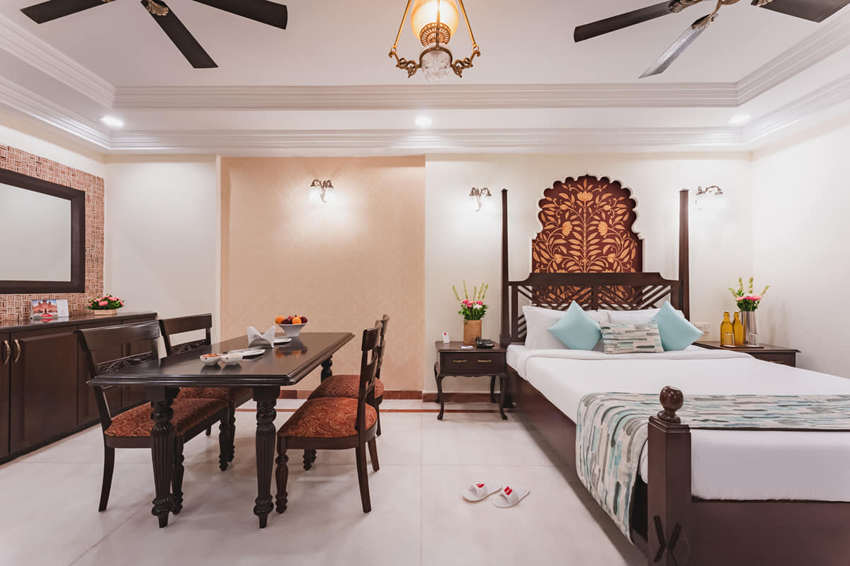 Club Room 5