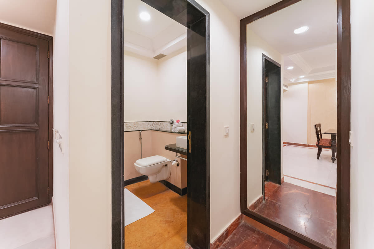 Deluxe Suite With Balcony 2