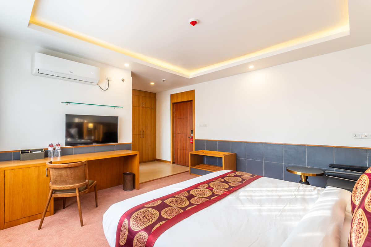 Superior King Room 4
