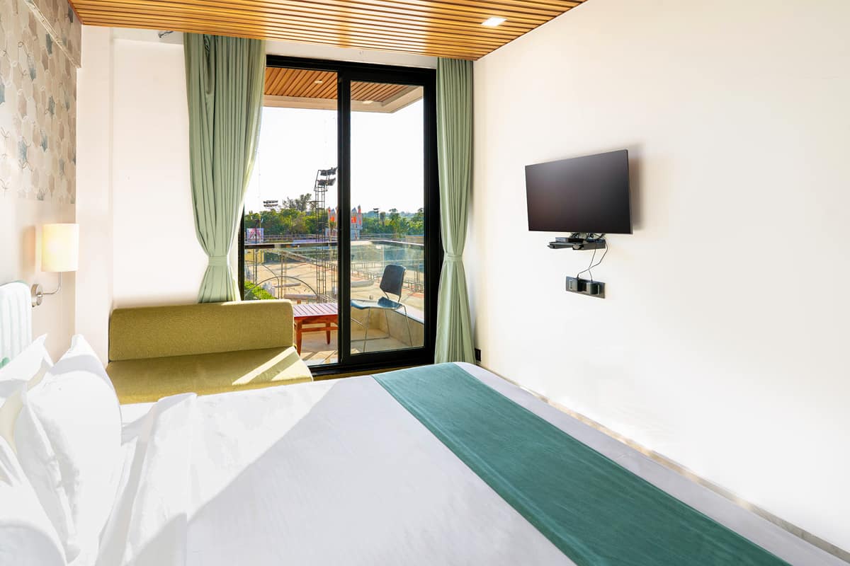 Family Room 4