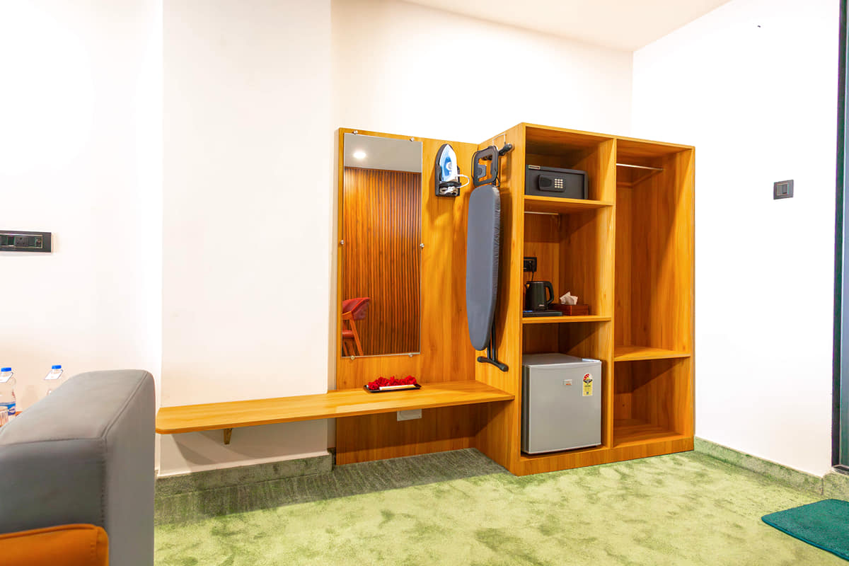 Emerald Suite 4
